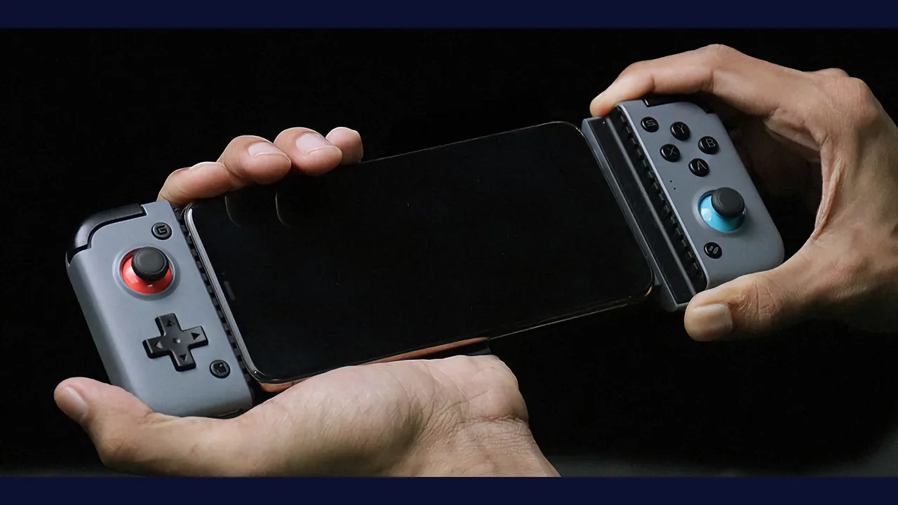Photograph of a mobile game controller attached to a phone, ready for play